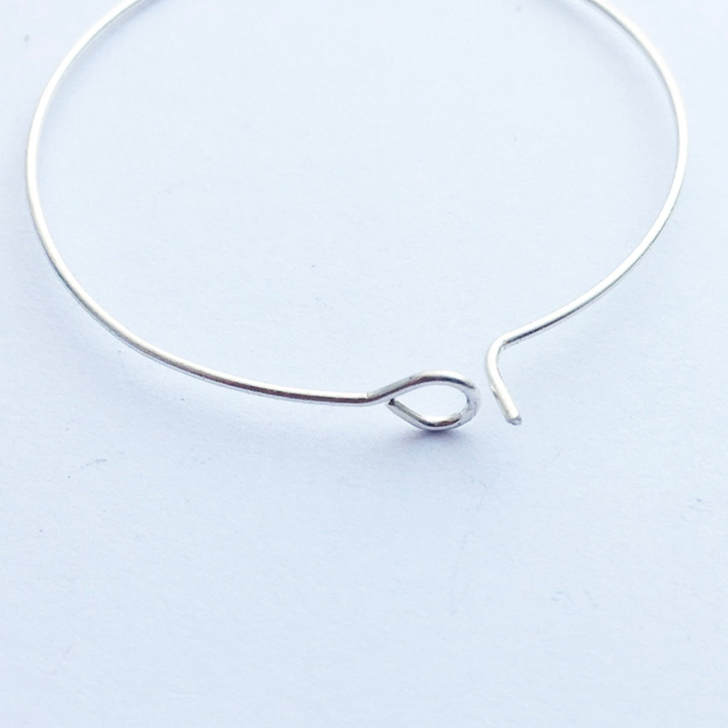 petite Bow hoops