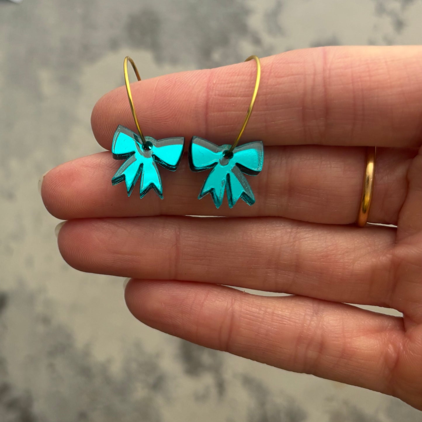 petite Bow hoops