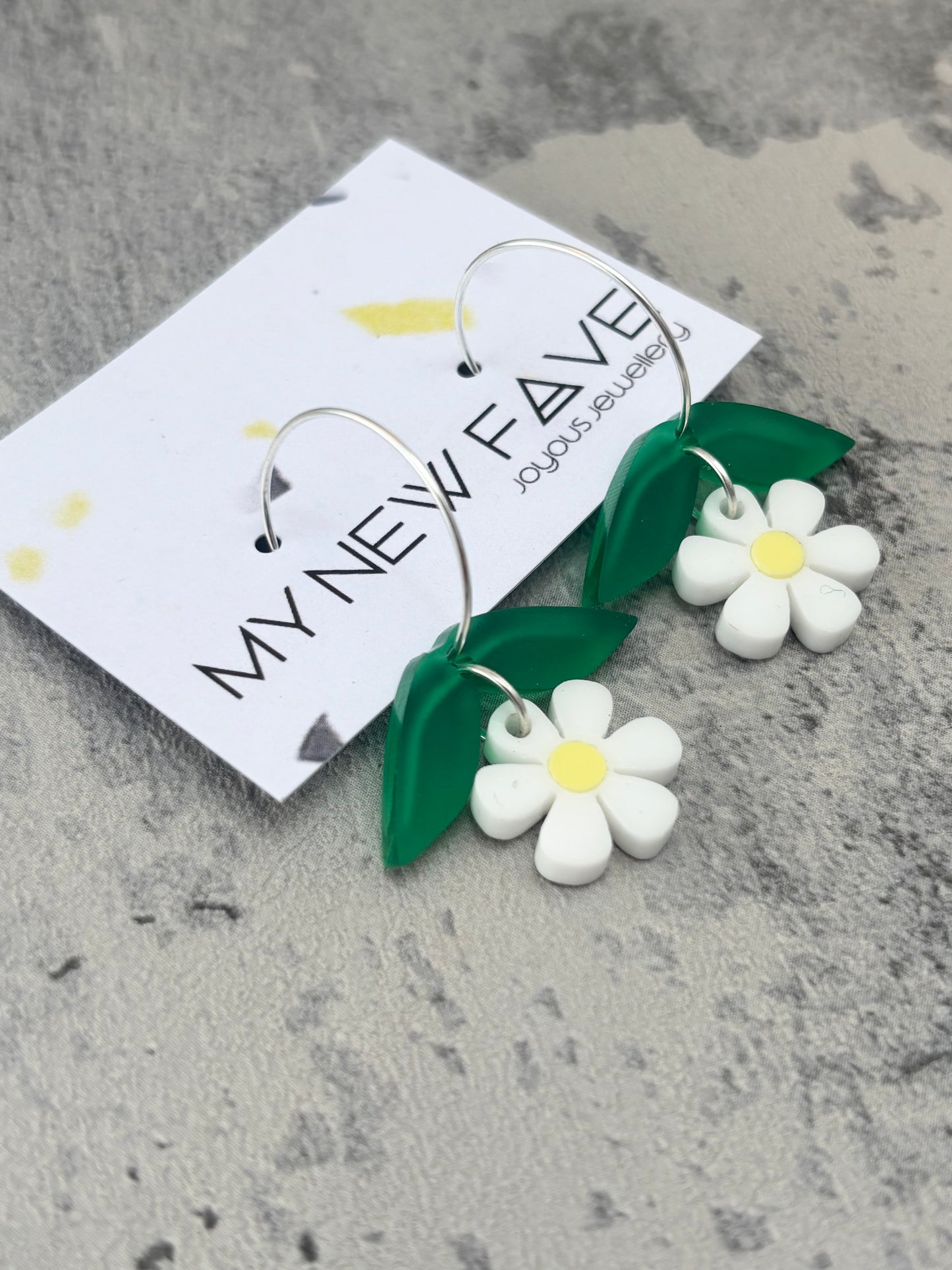 Daisy Dangle earrings