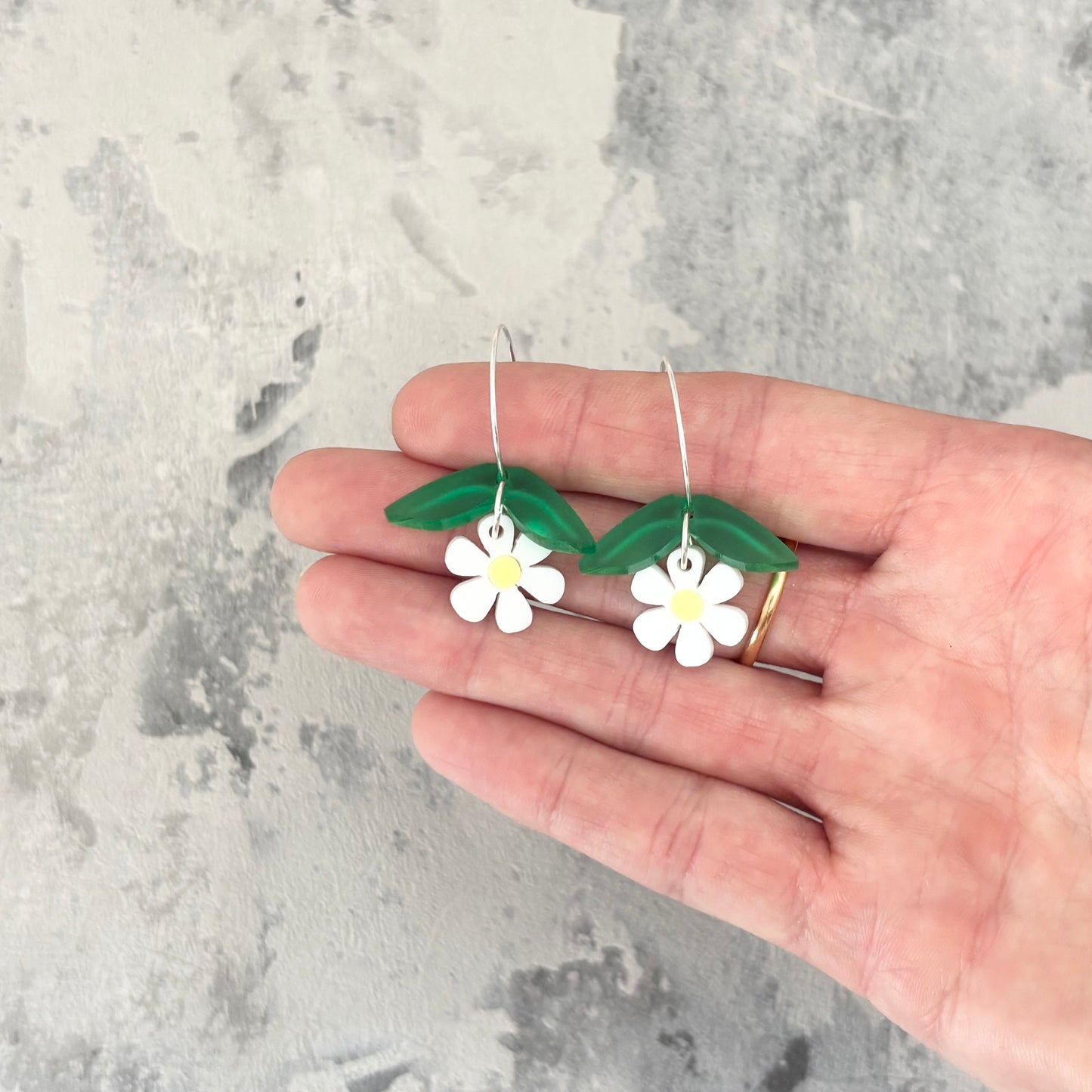 Daisy Dangle earrings